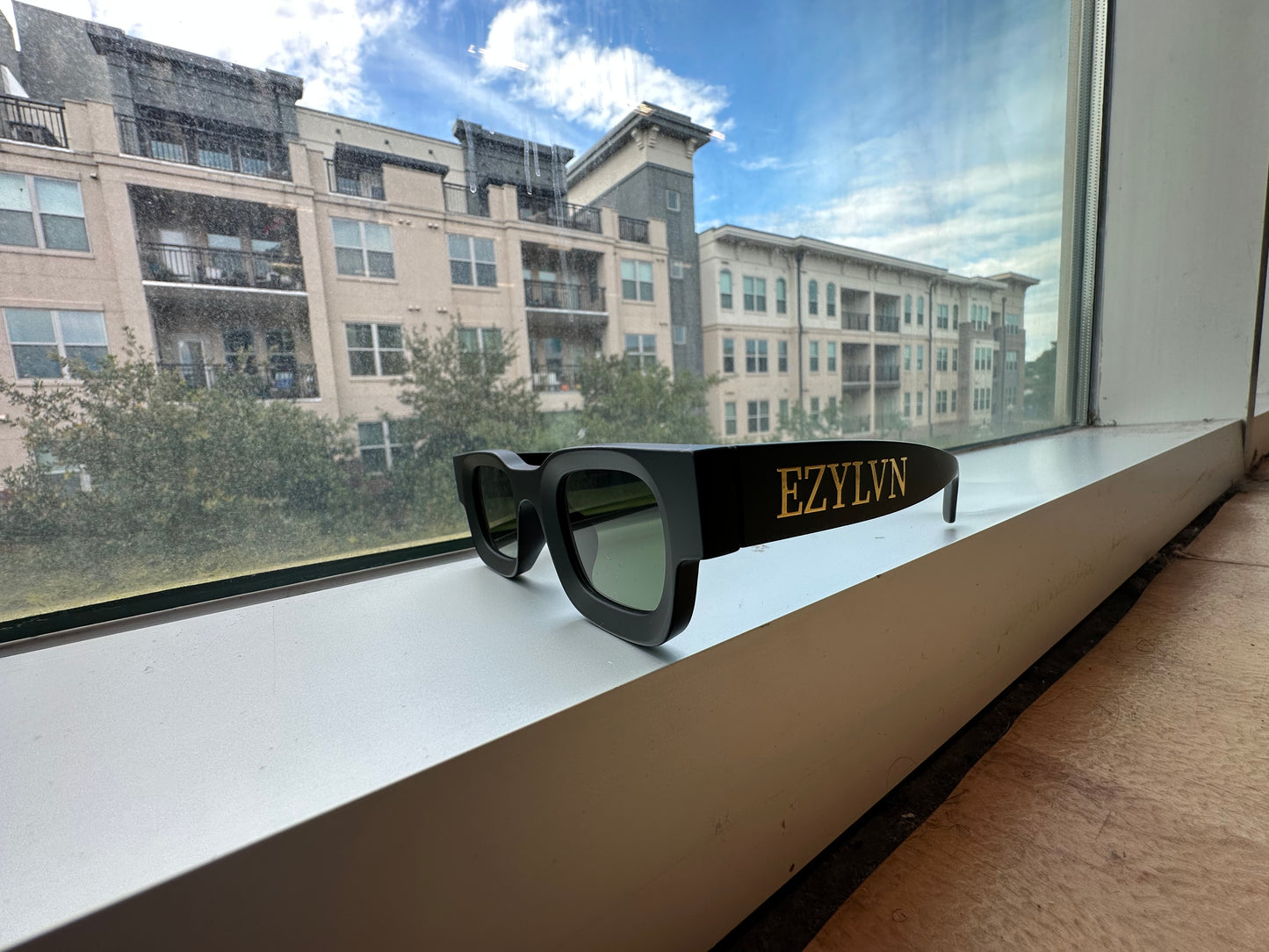 EZY| “Matte Black” Shades